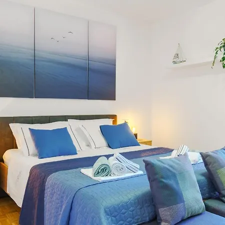 Apartment Stipe