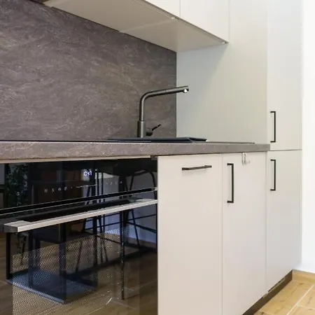 Apartment Stipe *