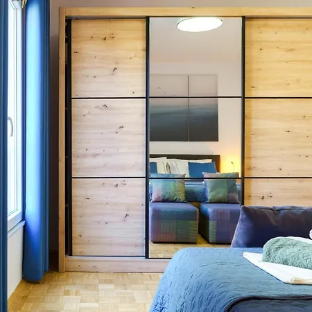 Apartment Stipe *